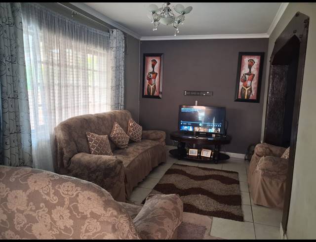3 BEDROOM HOUSE FOR SALE IN AUSTERVILLE